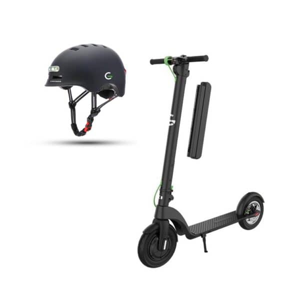 El-scooter og hjelm til komfortabel og sikker bykørsel.